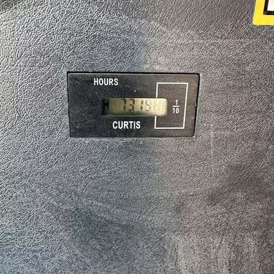 زرد هیوندای 305 استفاده شده حفاری حفاری 198kw 1900rpm دست دوم ماشین ساختمانی